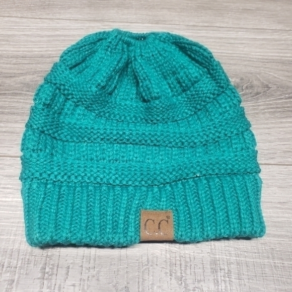 C.c‎ Beanies - Picture 1 of 7